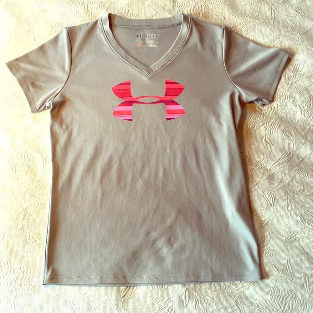 Under Armour Girls’ Tee. M. NWOT.